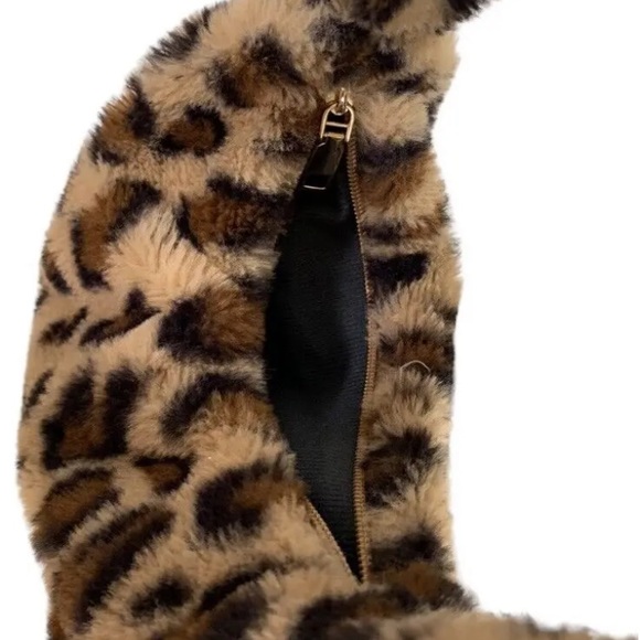 Leopard Print Plush Shoulder Bag, Furry Purse Zipper closure 11" X 7" - Picture 3 of 6